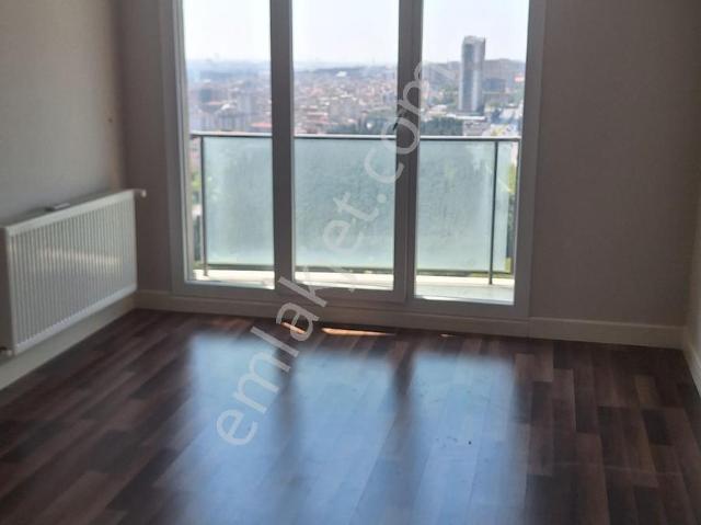 Meydan Halkalı Sitesi 2+1 Ofis Veya Konut İçin Kiralık Manzaralı