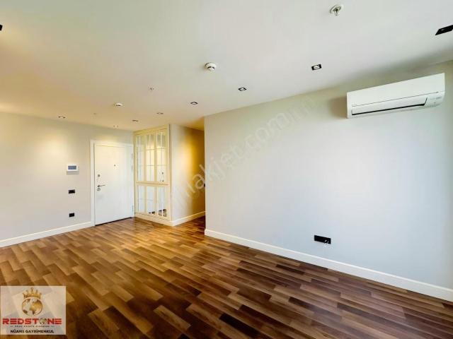 Meydan Halkalı Sitesi Yatırımlık En Büyük Tip Satılık 1+1 Daire
