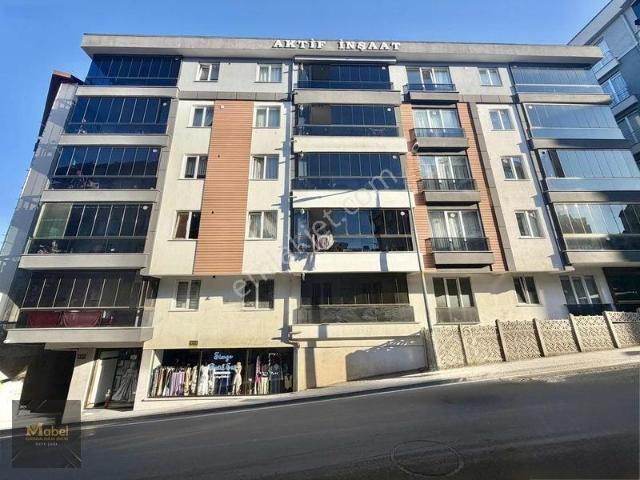 Meydana Çok Yakın Bakımlı Masrafsız Geniş Ara Kat 3+1