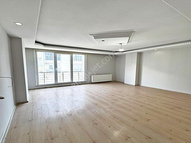 Meydana Hastahaneye Caddeye Yakın 3+1 Temiz 145m2 Satılık Daire
