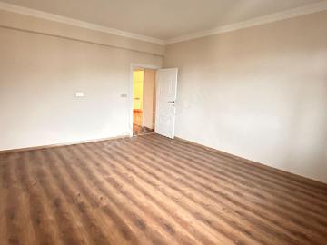 Meydana Yürüme Mesafesinde Kiralık Daire