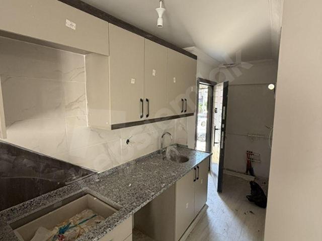 MEYDANA 5 DAKİKA YÜRÜME MESAFESİNDE FIRSAT 1+1 APART DAİRE