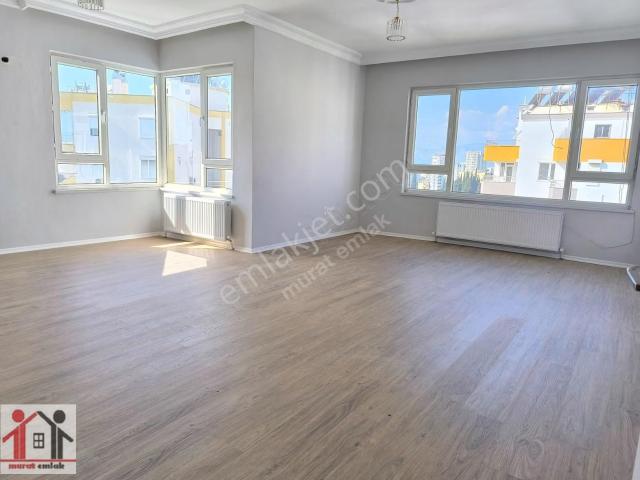 Meydankavağı Mahallesinde Çok Geniş İçi Yapılı 6+1 Kiralık Daire