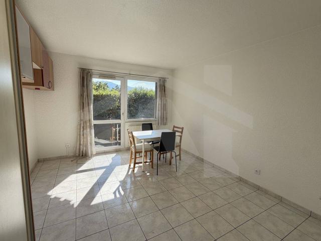 MEYLAN. 8 av du Granier. Studio de 27,51m²