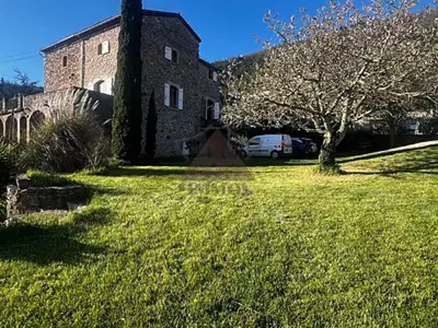 Meyrannes 30410 Achat / Vente maison 8 pièces t8 au dernier étage terrasse