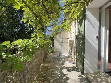 Meyreuil appartement meublé T3 avec deus terrasses et place parking