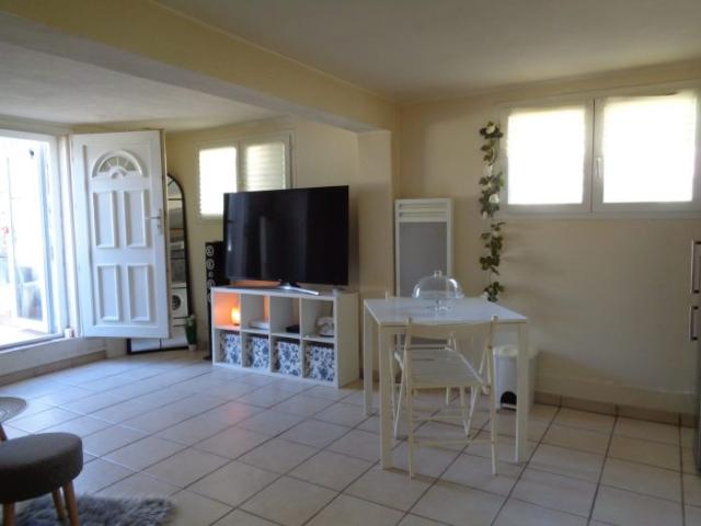 Meyreuil Studio + extérieur