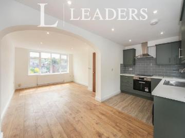 Meyrick Court, Meyrick Avenue, Luton. 2 bed flat to rent £1,150 pcm £265 pw