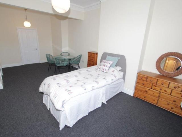 Meyrick Road, Stafford, ST17 4DG 1 bed in a house share to rent £595 pcm £137 pw