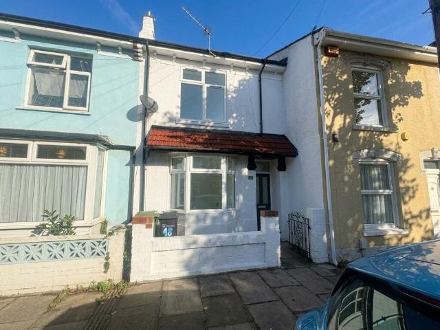 Meyrick Road, Portsmouth 3 bed terraced house to rent £1,400 pcm £323 pw