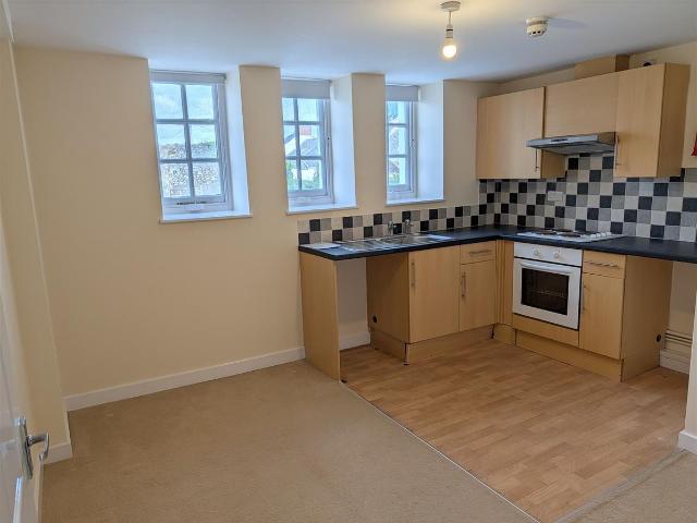 Meyrick Street, Pembroke Dock Plfm 27I SA72, 2 bed flat to rent, £650 pcm | PrimeLocation