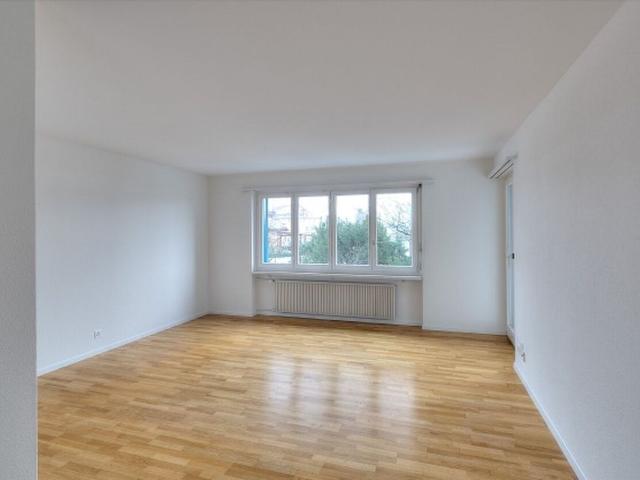 Mezzanine floor with large balcony