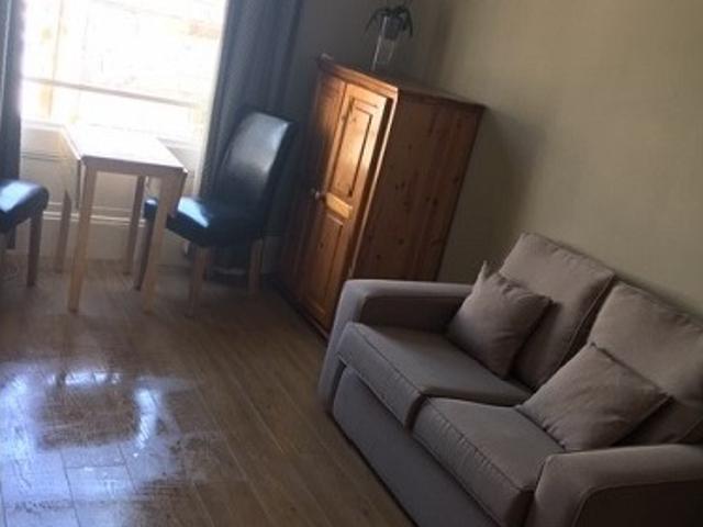 Mezzanine Studio To Rent