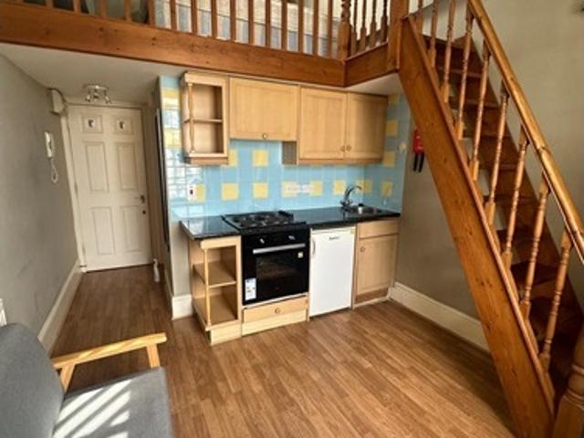 Mezzanine Studio To Rent