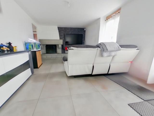 MEZIERES SUR COUESNON: maison 5 pièces 120 m² en location