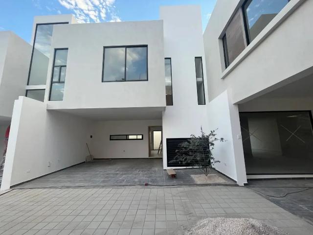 MFB MODERNA CASA EN CHOLULA PUEBLA A UN SUPERPRECIO