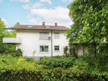 MFH mit 3 Einheiten und Mietsteigerungspotenzial in Stetten, 1405m² Grundstück