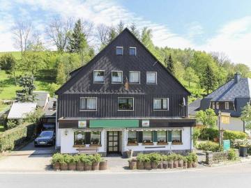 MFH mit 3 WE und 1 GE sowie Top Potenzial zur flexiblen Nutzung in naturnaher Lage