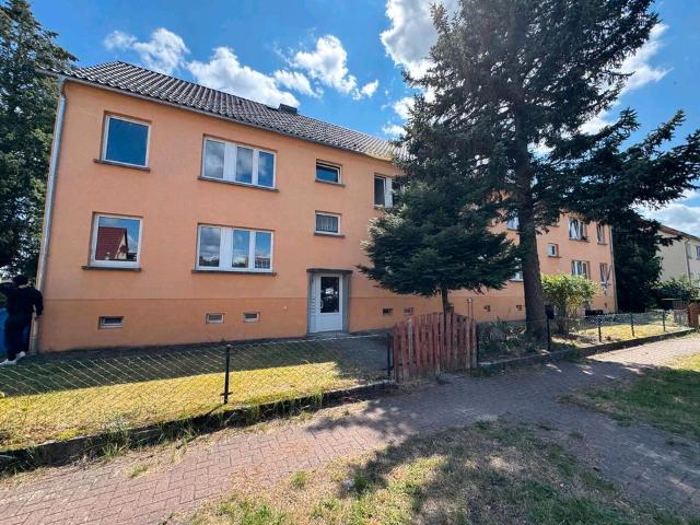MFH mit 8Wohnungen +8 Garagen