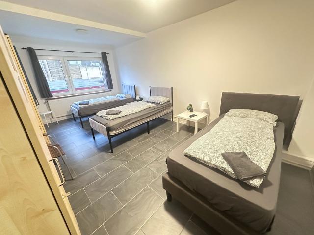 MK Hostel Oyten, shared room 4 people, fitter room, holiday room, NEW OPENING, Bremen Amsterdam Apartments for Rent