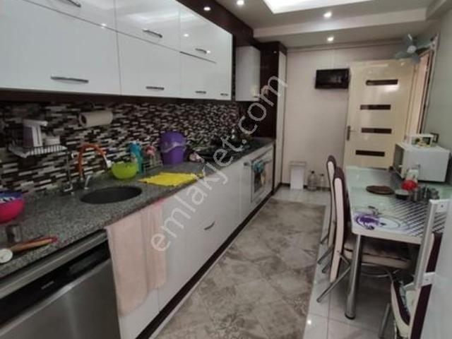 Mk'dan Atatürk Caddesi Arka Sokağı Full Kredi Satılık 3+1 Daire