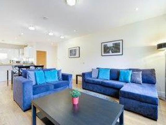 MH Victoria Hse 04 3 bed apartment to rent £3,900 pcm £900 pw