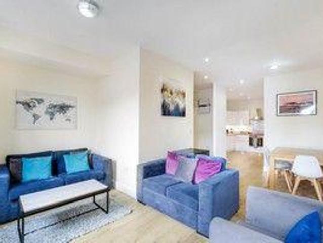 MH Victoria Hse 05 2 bed apartment to rent £3,500 pcm £808 pw