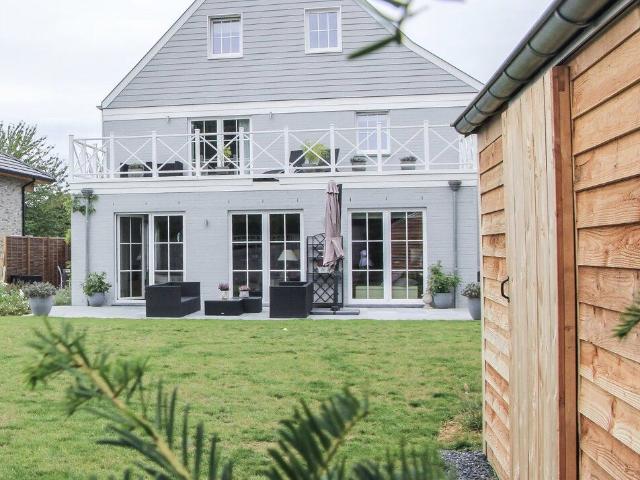 MI CASA Villa: 5 bedrooms + garden + garage