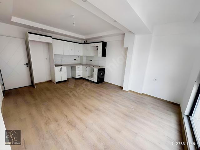 MİNE EMLAKTAN CUMHURİYET MAHALESİNDE BAHÇELİ NİZAM 2+1 DAİRE