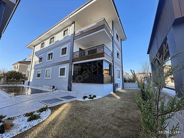 MİNEV Havuzlu Sitede Ferah ve Kullanışlı Kapalı Mutfak 2+1