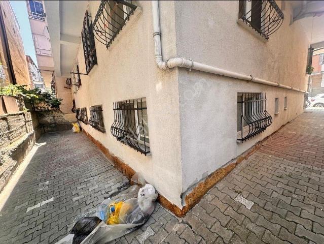 Mimar Yapıdan Satılık Meydanda 2+1 Balkonlu Bahçe Kat