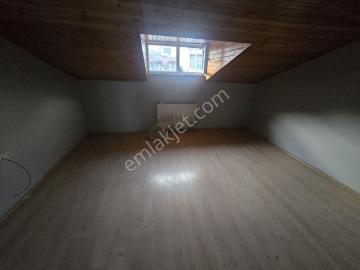 Mimar Emlak'tan Mehmet Akifte Kiralık 1+1 Dubleks Çatı Katı