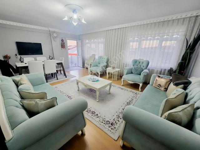 Mimar Emlak'tan Satılık 2+1 120m² Cadde Üzeri Masrafsız 3. Kat