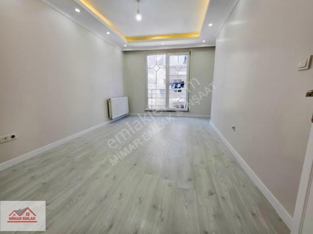 Mimar Emlak'tan Satılık 2+1 80m² Yeni Boş 1. Kat Daire