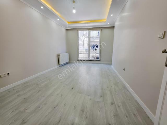 Mimar Emlak'tan Satılık 2+1 80m² Yeni Boş 1. Kat Daire