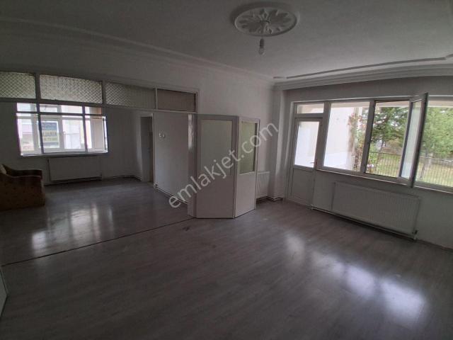 Mimar Sinan 5. Cadde’de 3+1 | 135 M² Net | 1. Kat | Kiralık Daire