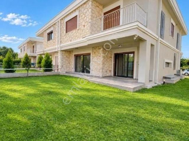 Mimar Sinan Mahallesinde Kiralık 6+1 Villa