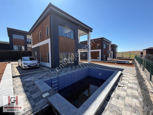 Mimar Sinan'da Site İçi Bireysel Havuzlu 4+1 Acil! Satılık Villa