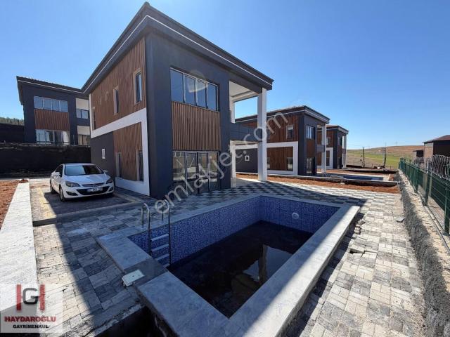 Mimar Sinan'da Site İçi Bireysel Havuzlu 4+1 Satılık Villa