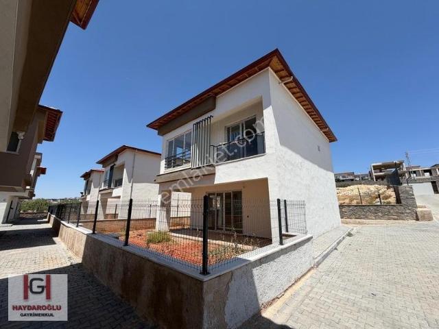 Mimarsinan'da Site İçerisinde Yapılı Satılık Bireysel 3+1 Villa