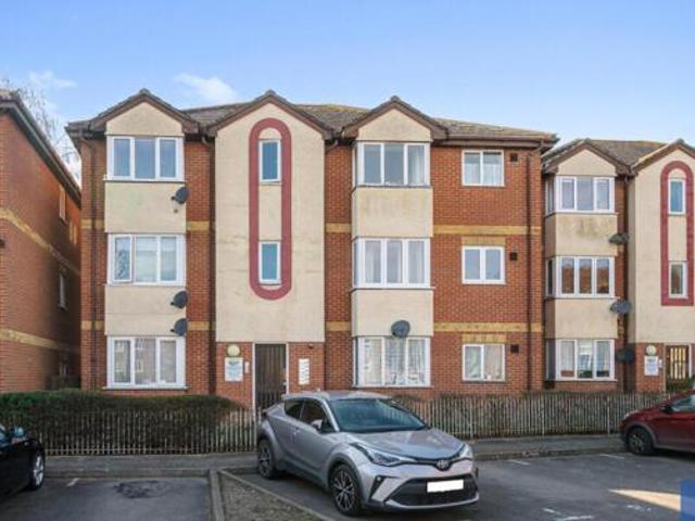 Mimosa Close, Harold Hill, 2 Bedroom Apartment