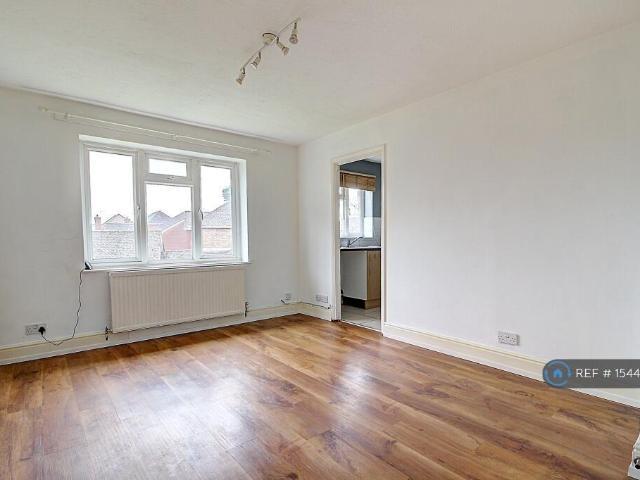 Mimosa Close, Lindford, GU35 1 bed flat to rent £900 pcm £208 pw