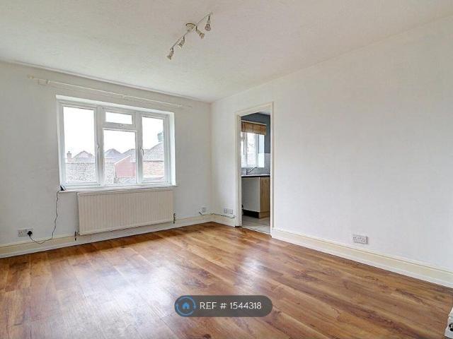 Mimosa Close, Lindford GU35, 1 bed flat to rent, £900 pcm | PrimeLocation