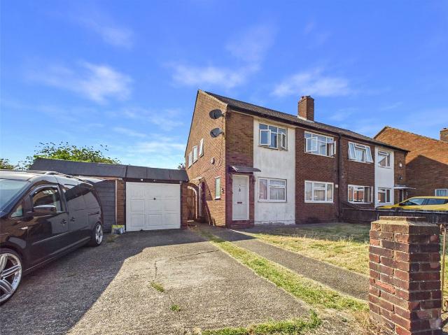 Mimosa Road, Middlesex UB4, 2 bed maisonette to rent, £1,600 pcm | PrimeLocation