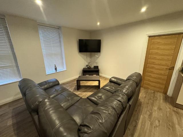 Mint Drive, Birmingham, B18 6DT, United Kingdom | 2 bed apartment for rent #138849510 | Rentberry