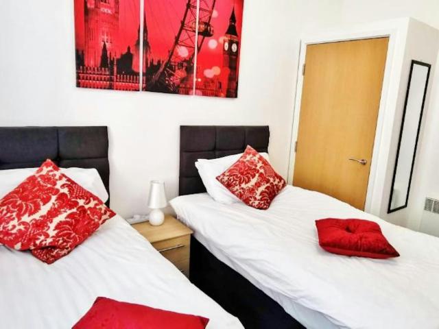 Mint Drive, Birmingham, B18 6EA, United Kingdom | 2 bed townhouse for rent #160143871 | Rentberry