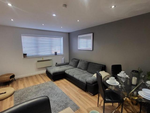 Mint Drive, Birmingham, B18 6EA, United Kingdom | 2 bed apartment for rent #140654841 | Rentberry