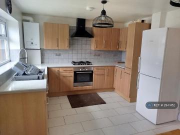 Minterne Waye, Hayes, UB4 3 bed terraced house to rent £2,350 pcm £542 pw