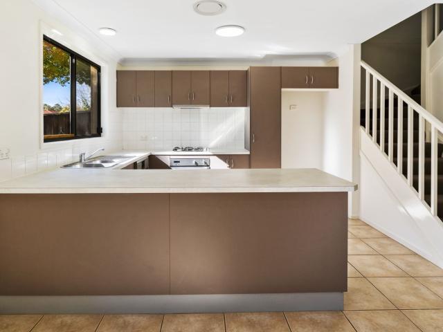 Minto, 16/14 Benham Road