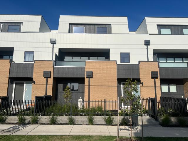 Minutes away from Everything the Inner West has to offer!